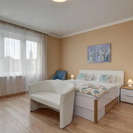 Mimi * Budapest